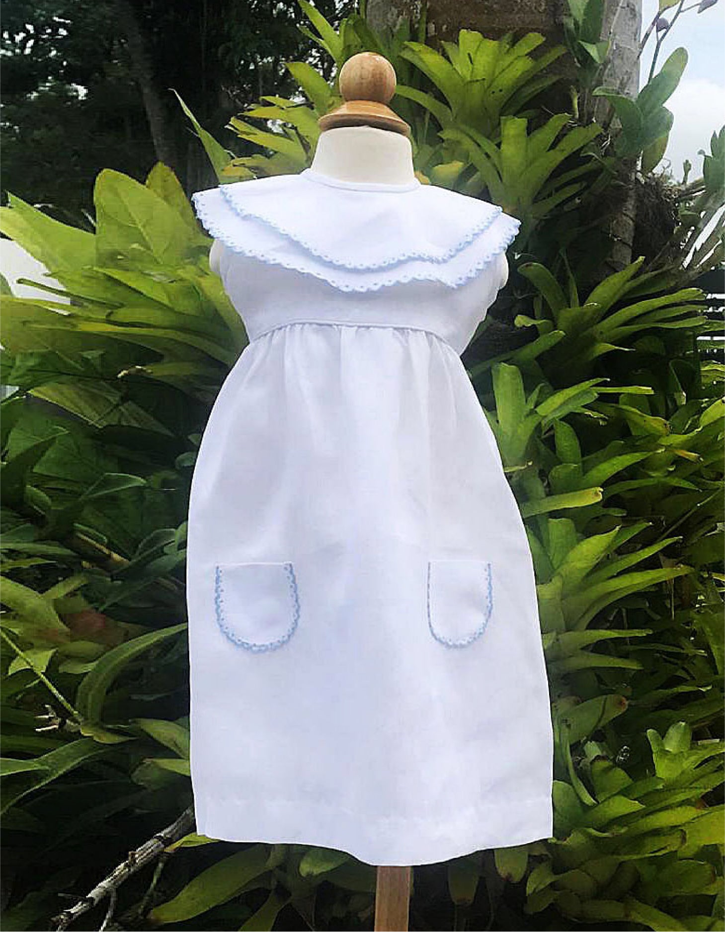 White Linen Dress Embroidered in Blue